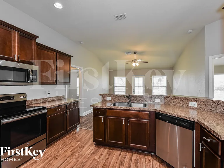 2716 NW 3rd Ave — Photo 8