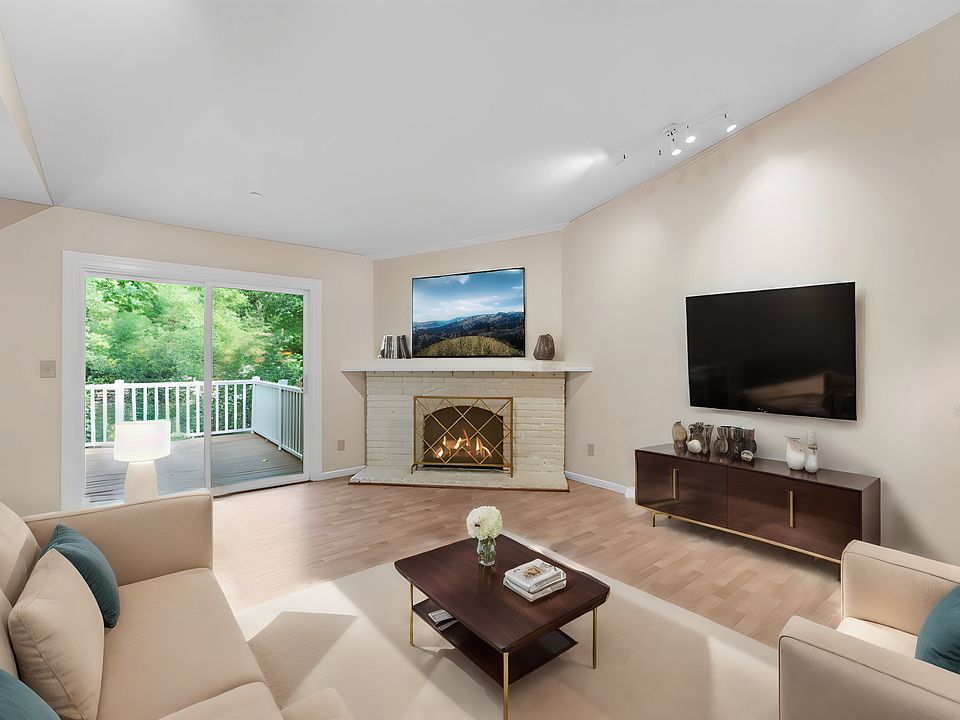 1st image of 26 Garden Dr