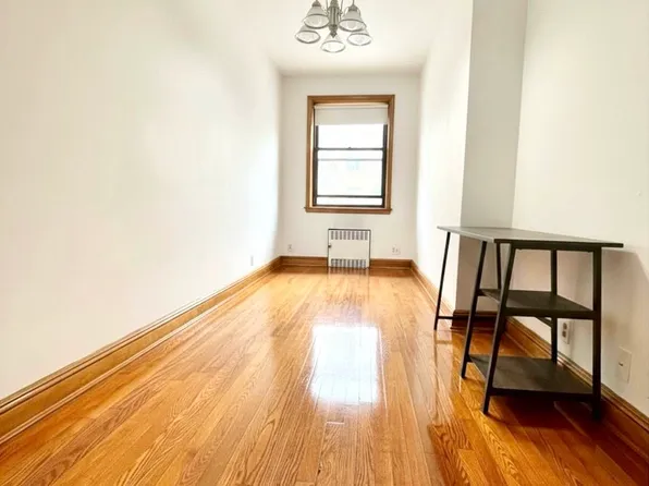 138 West 70th Street image 4 of 12