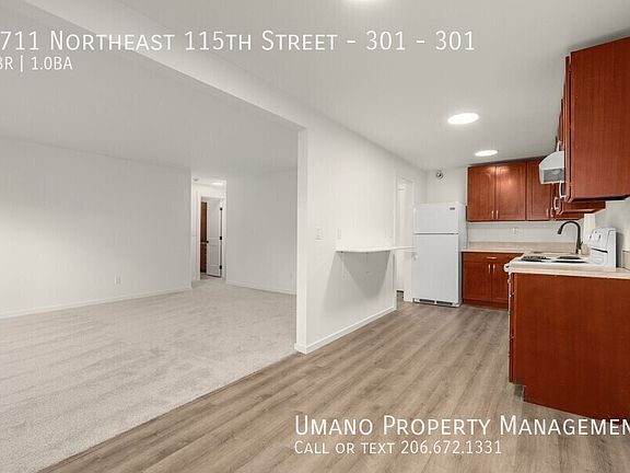 4th image of 2711 NE 115th St APT 301