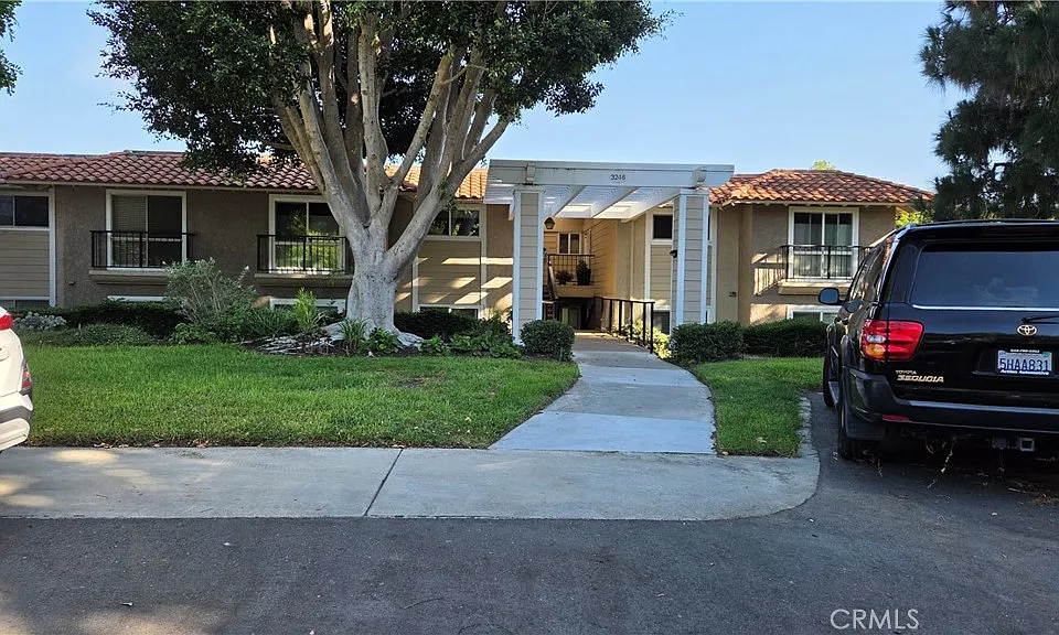 3246 San Amadeo #D