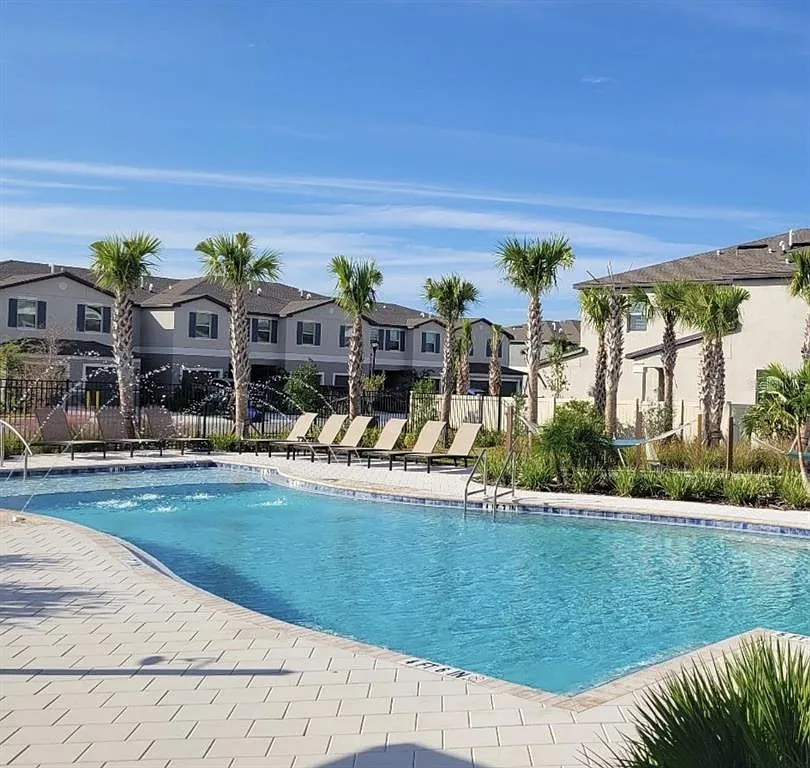 3 bed, 2.5 bath, 1634 sqft, $2,150 — Photo 3