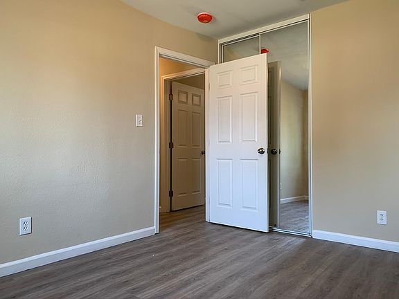 4th image of 3448 Mayfair Dr