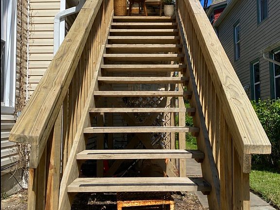 2nd image of 1832 W 48th St Unit 1