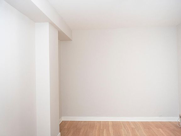 2nd image of 511-12 W Belmont Ave #3