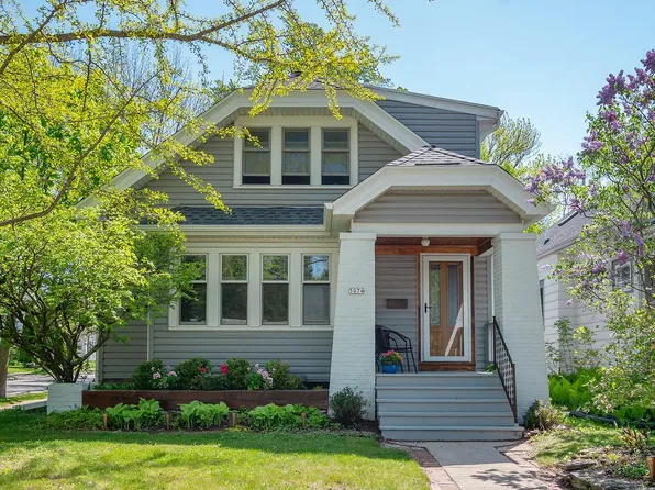 5074 N Hollywood AVENUE, Whitefish Bay, WI 53217