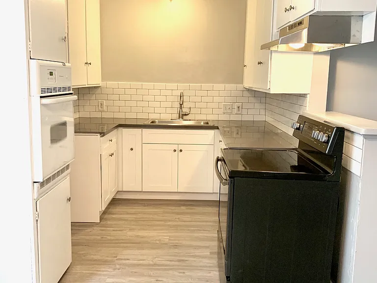 7318 Newlin Ave #5/6 — Photo 1