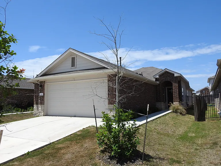 621 Callahan Ln — Photo 2