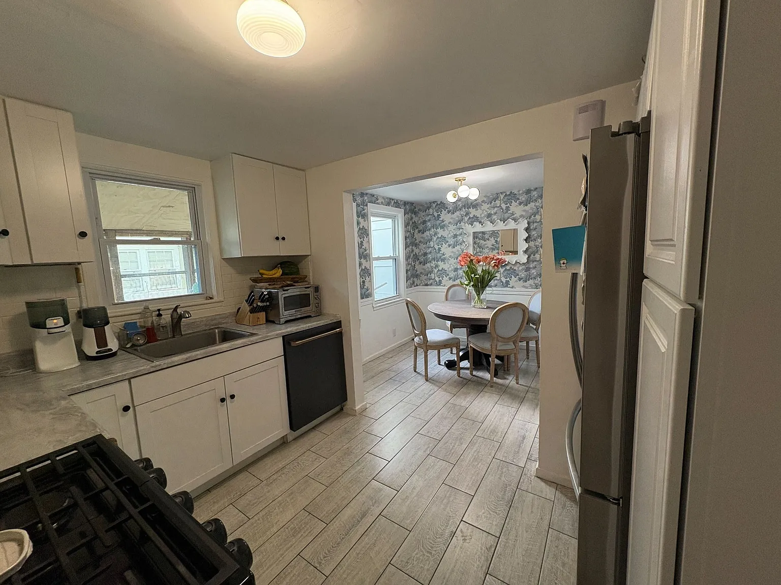 2 bed, 864 sqft, $3,100 — Photo 2