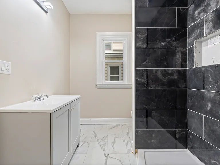 483 Alexander St #4 — Photo 16