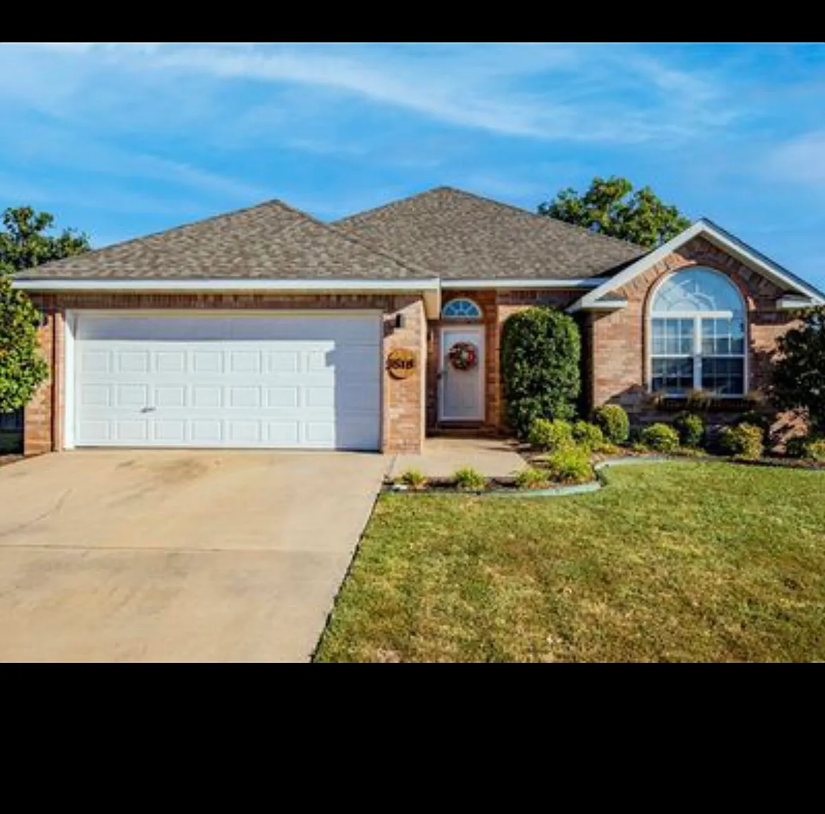3 bed, 1566 sqft, $2,000 — Photo 1