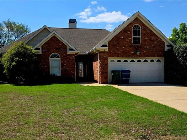 94 Old Mill Ct, Carrollton, GA 30117