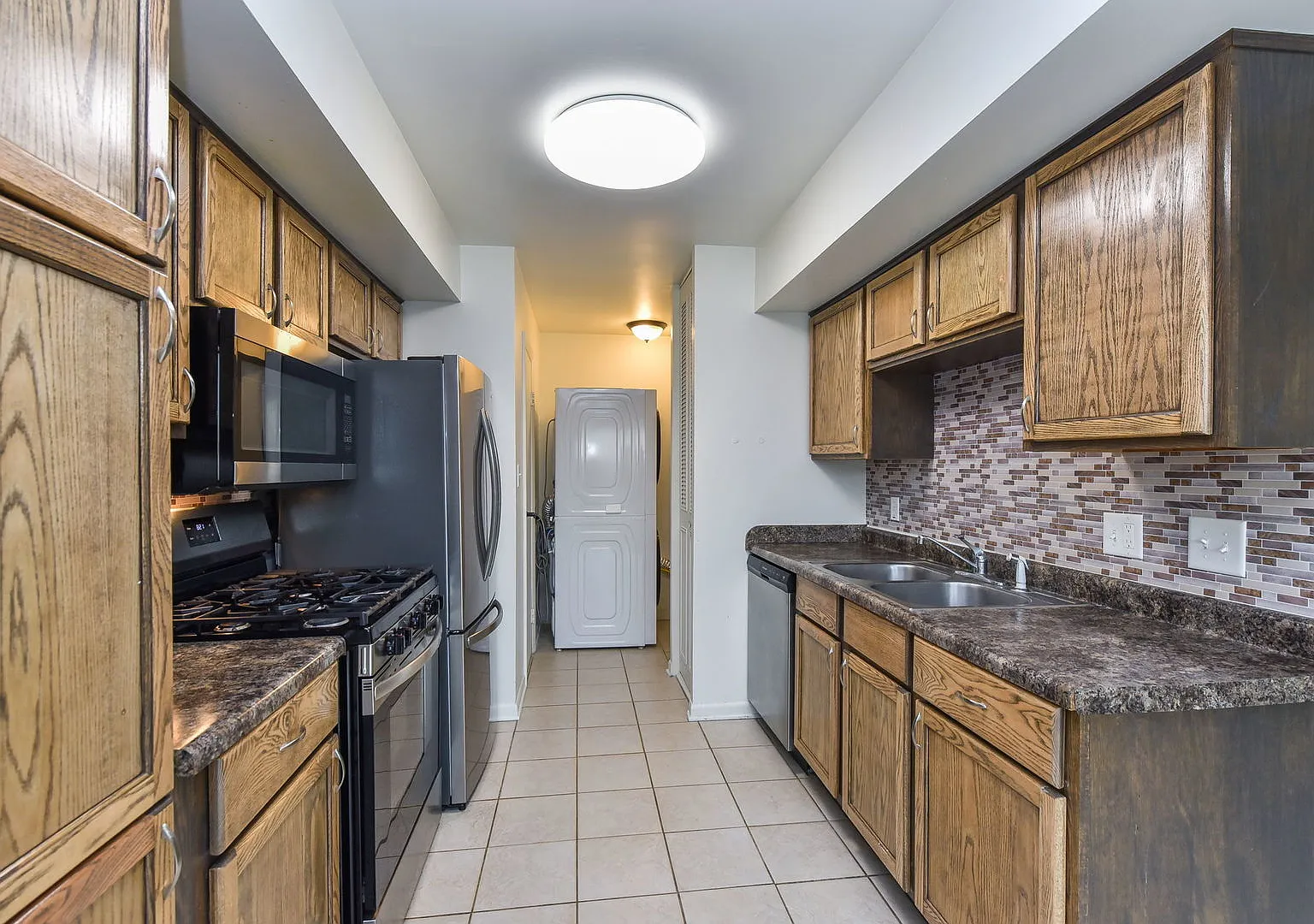 2 bed, 1.5 bath, 1100 sqft, $1,950 — Photo 4