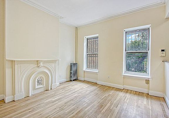 3rd image of 82 Quincy St APT 3