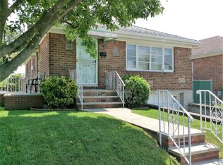 2427 157th St, Whitestone, NY 11357