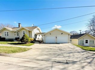 406 S Mulberry St, Maryville, MO 64468