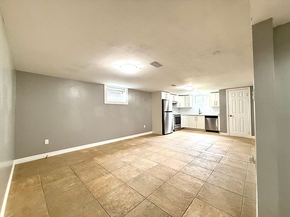1st image of 121 Ridge St