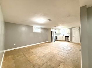 121 Ridge St, Hamilton, ON L9A 2X4