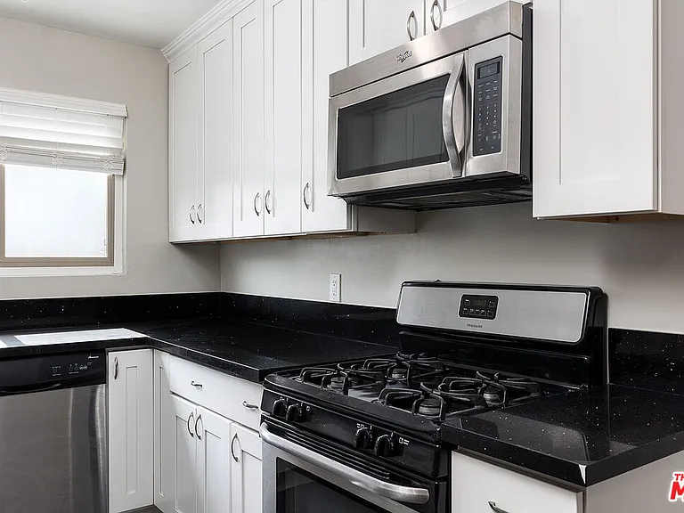 925 N Curson Ave #7 — Photo 7