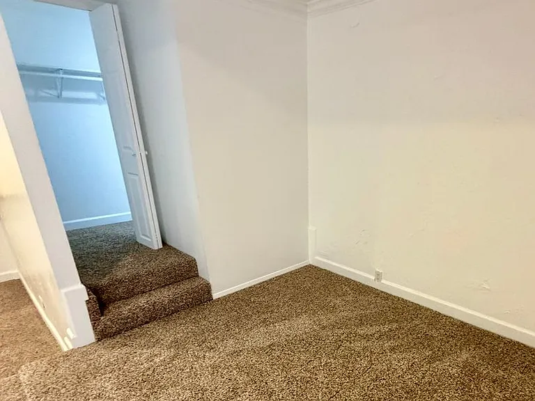 332 Culver Boulevard 363 Pershing — Photo 14