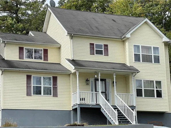 3655 Red Hill Dr, Tannersville, PA 18372