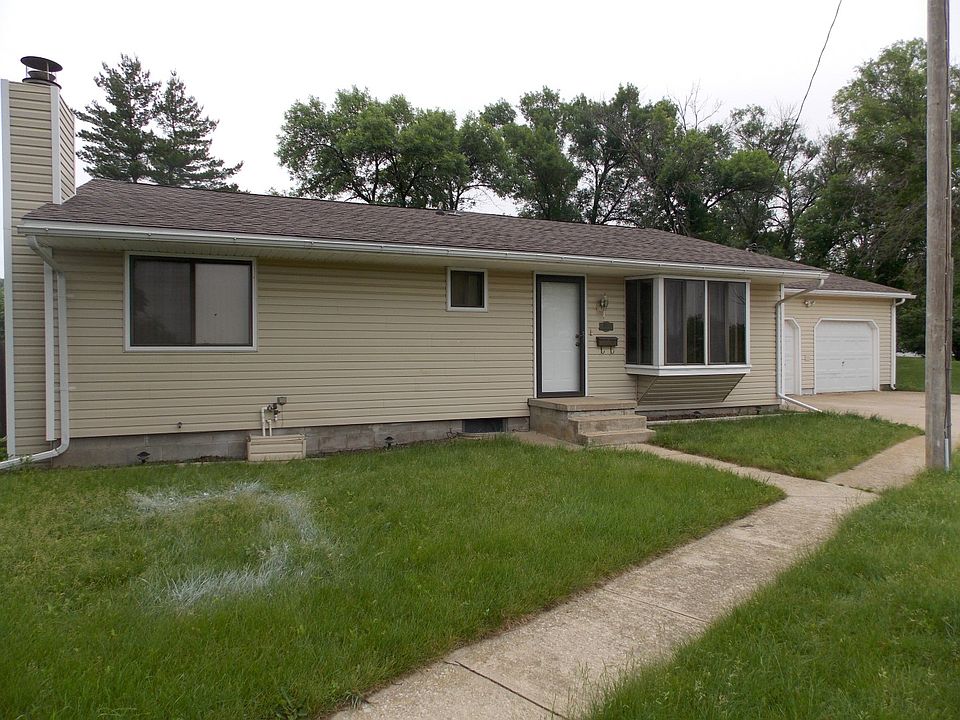 1st image of 1913 Riverview Blvd