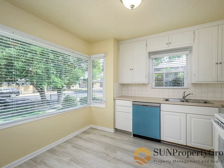 1518 S Green St — Photo 7