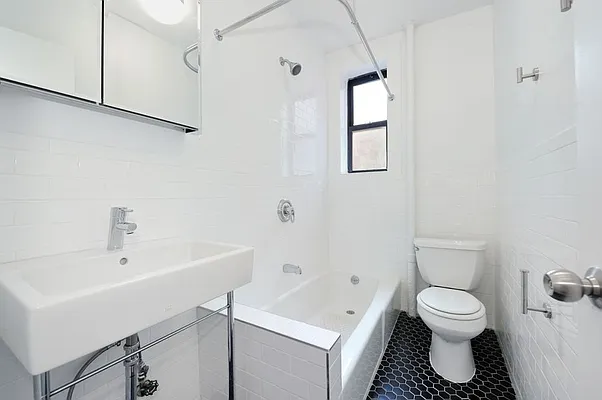 Rented by Aether Property Group | media 13