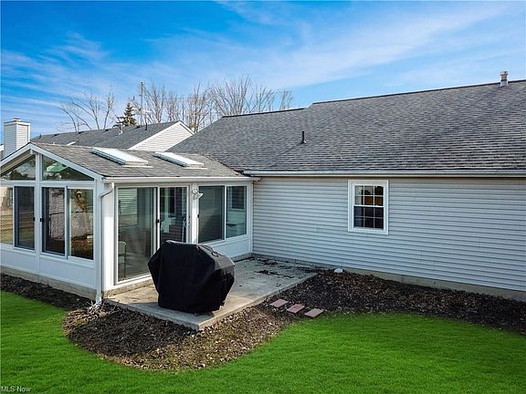 4th image of 420 Auburn St