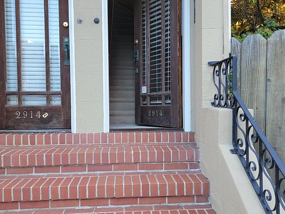 2nd image of 2914 Larkin St #2914