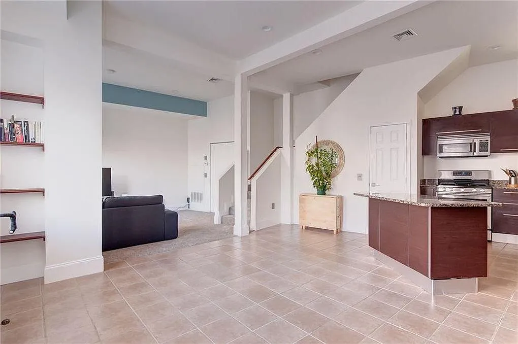 2 bed, 1186 sqft, $2,900 — Photo 2