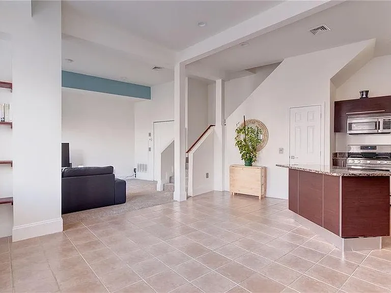 4 Weeden St #1 — Photo 2