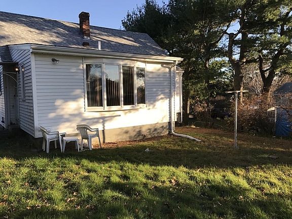 3rd image of 81 Charity St