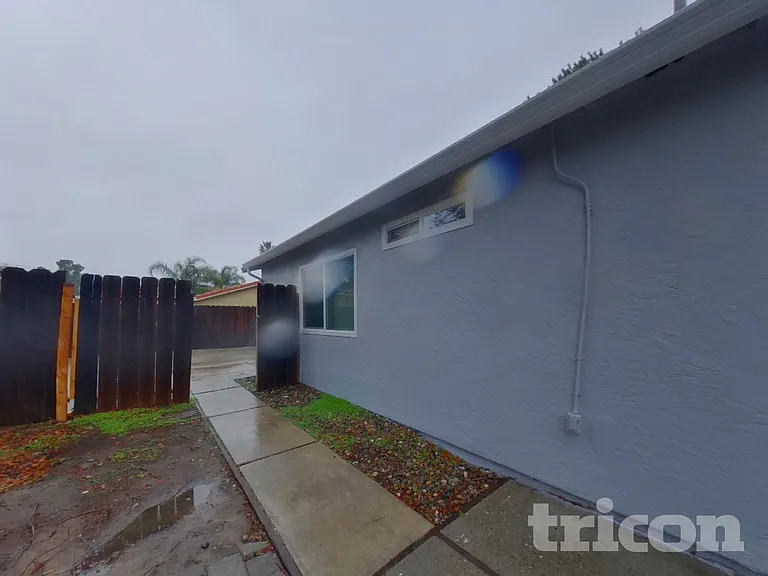 2308 Clinton Ct — Photo 14