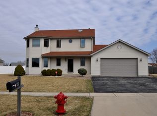 782 Sojourn Rd, New Lenox, IL 60451