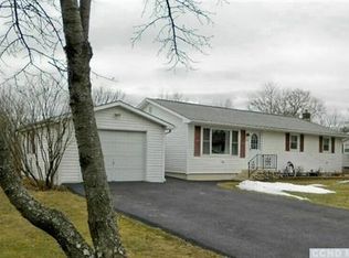 10 Rams Horn Rd, Catskill, NY 12414