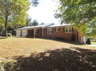 251 Valley Dr, Winston Salem, NC 27107