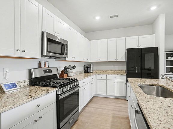 5th image of 722 Colt Ct.