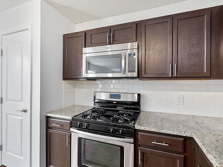 3516 Sand Dunes Ave — Photo 10