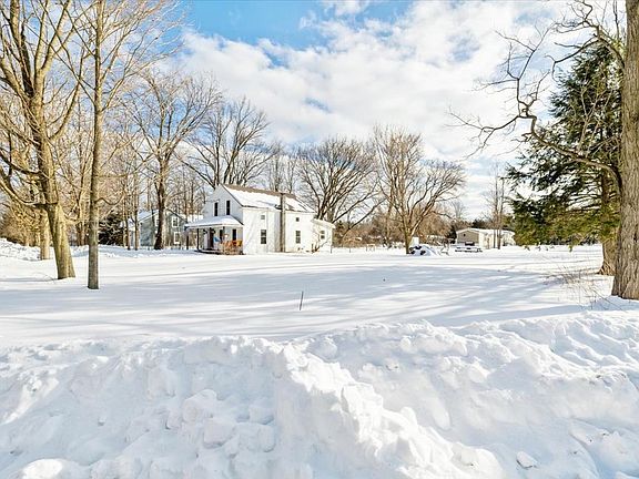 3rd image of 178 Brosseau Road