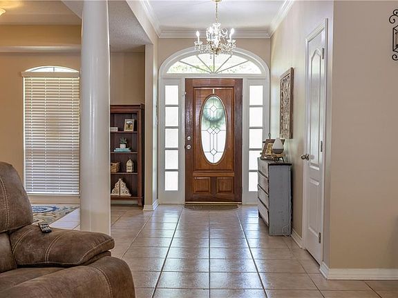 5th image of 517 Southdown Dr