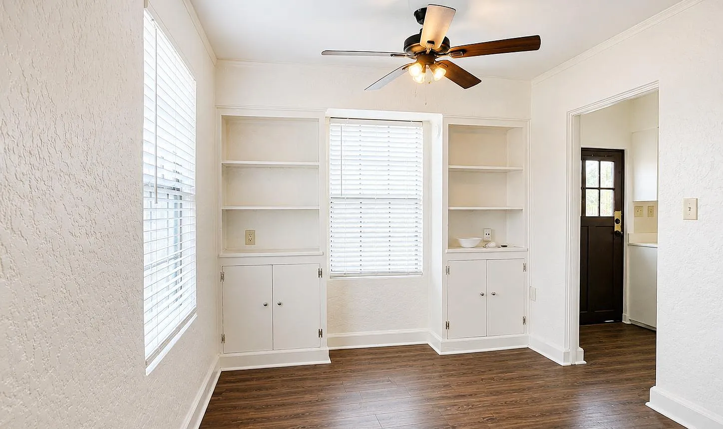 2959-3009 Greenwood Drive - 2961 — Photo 3