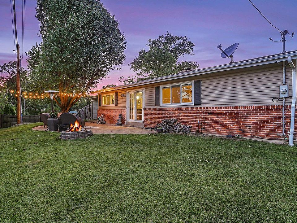 5 Chevington Ct, Ballwin, MO 63011 Zillow