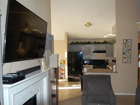 3rd image of 622 Lemons St