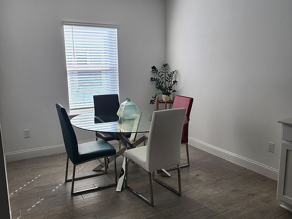 5th image of 57 Bellaire Isle St