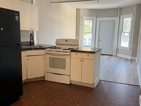 55 Blackhall Street, 55 Blackhall St #1, New London, CT 06320