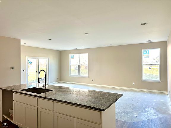 5th image of 614 Silver Fox Ct
