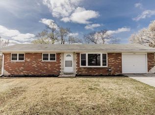 1901 Main Dr, High Ridge, MO 63049