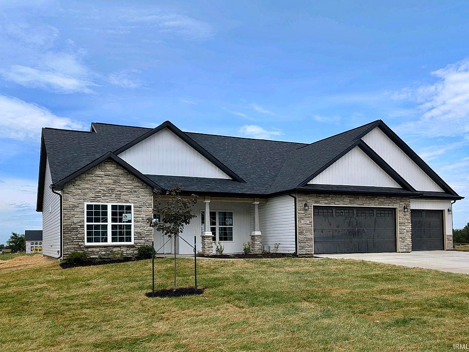 2nd image of 3494 Collier Dr