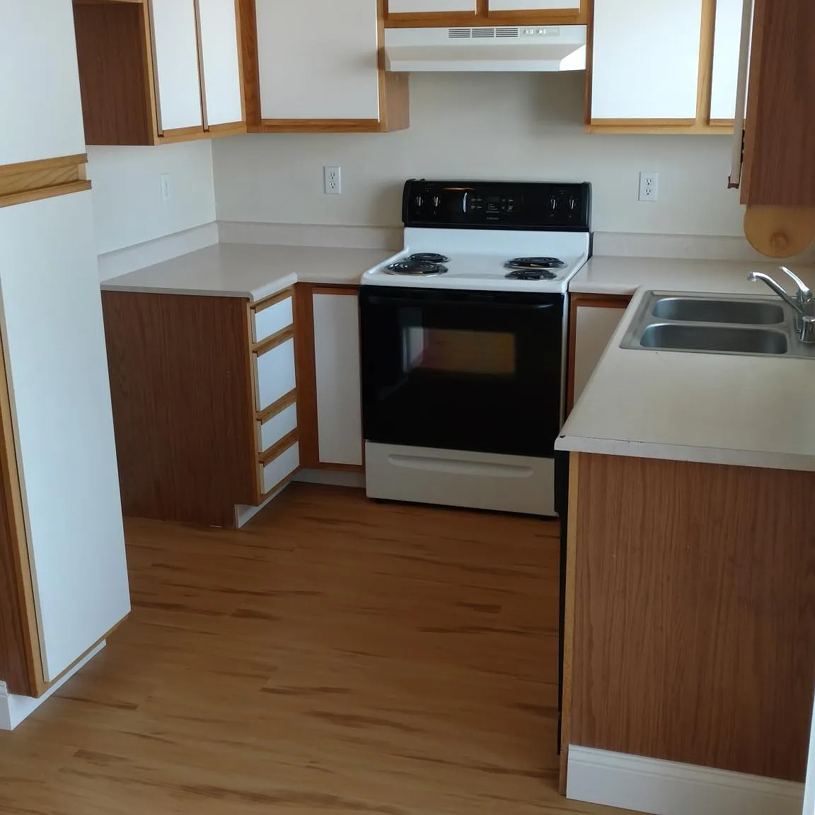 2 bed, 2.5 bath, 1100 sqft, $1,650 — Photo 4